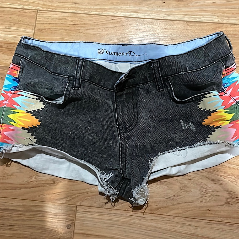 Elemental Black with pattern denim shorts